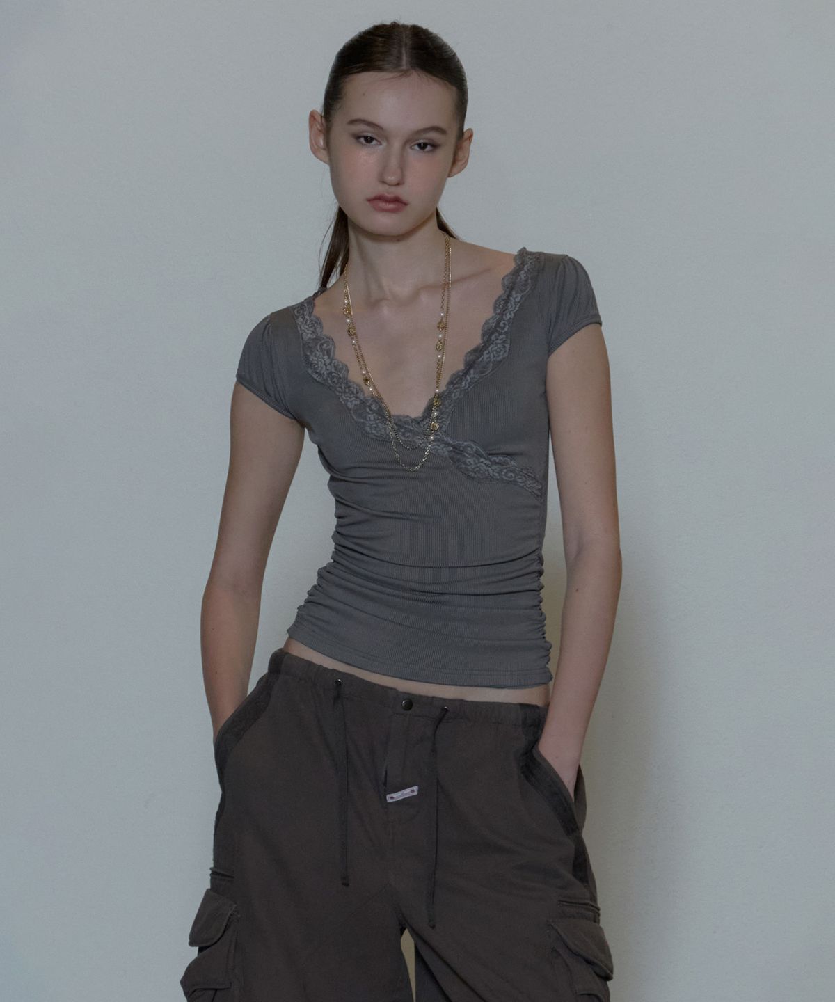 스컬프터(SCULPTOR) Lace Trim Wrap Tee Charcoal