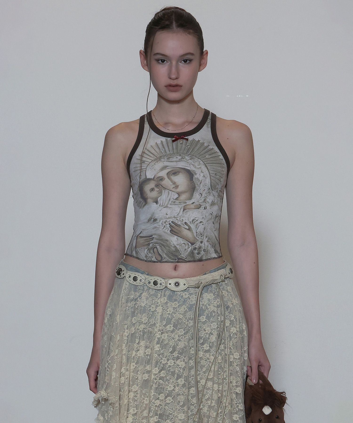特売 MUSINSA | SCULPTOR Maria Tear Drop Tank Top Latte/Mocha トップス