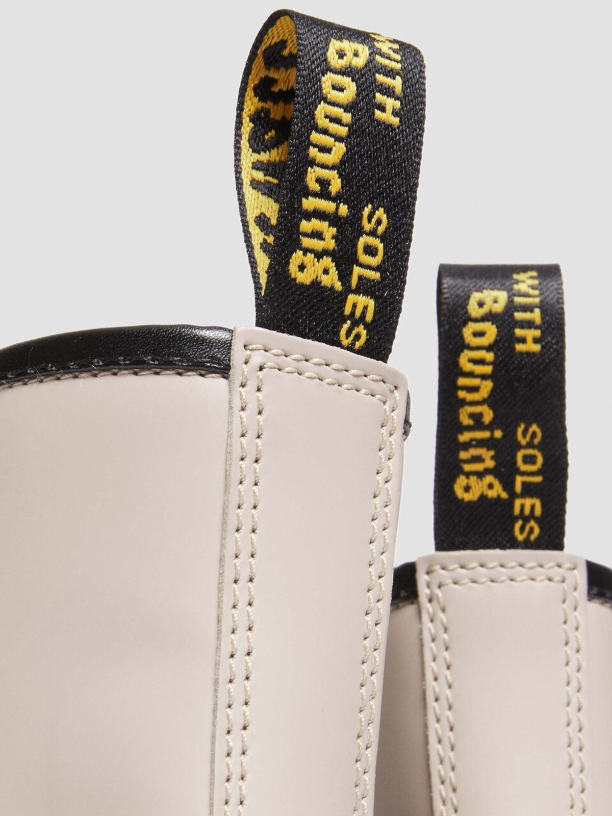 닥터마틴(DR.MARTENS) 1460 빈티지 - BEG / 31008348