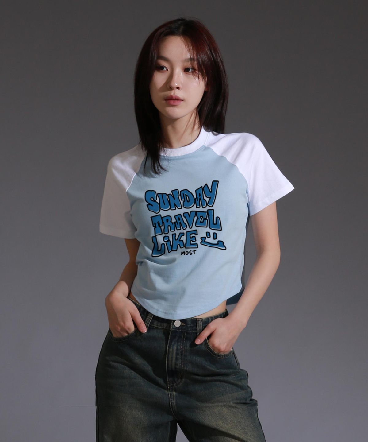 라이크더모스트(LIKE THE MOST) 프린트 래글런 미들 하프 티셔츠_스카이화이트