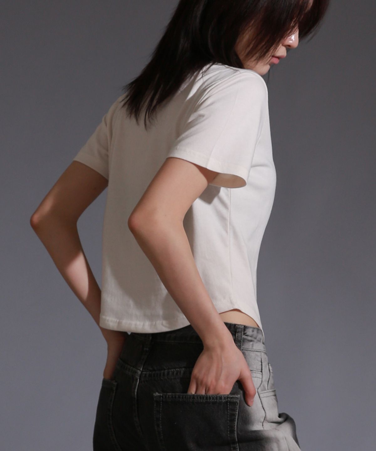 라이크더모스트(LIKE THE MOST) 우먼 엔젤레빗 라운드컷  반팔 티셔츠_크림