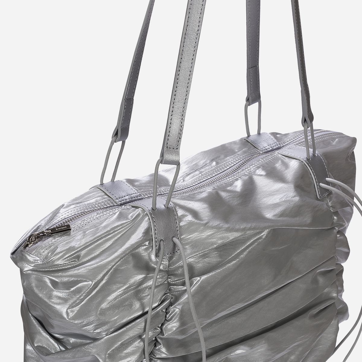 콰니(KWANI) Deborah Ruched Bag Silver