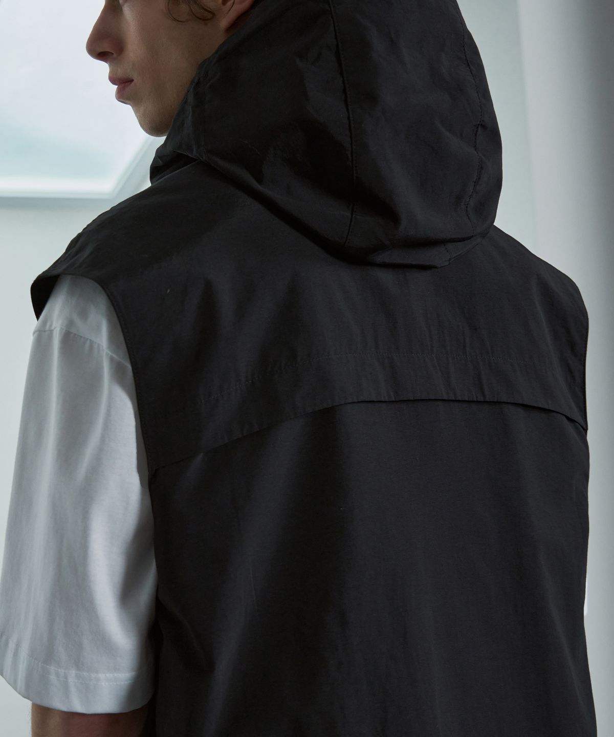 드로우핏(DRAW FIT) 커브드 나일론 후드 베스트 [BLACK]