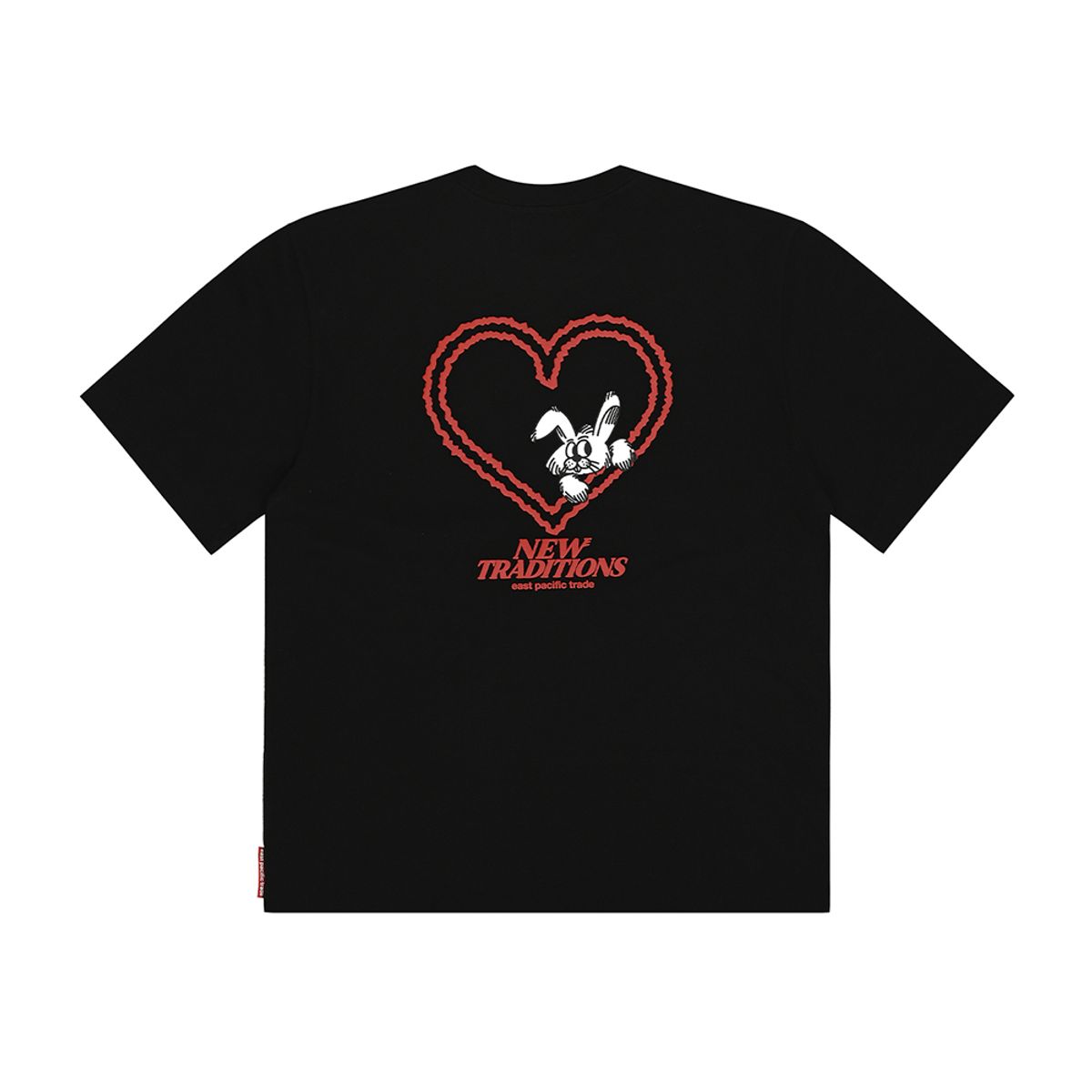 이피티(EPT) HEART NIBBLE T-SHIRT (BLACK)