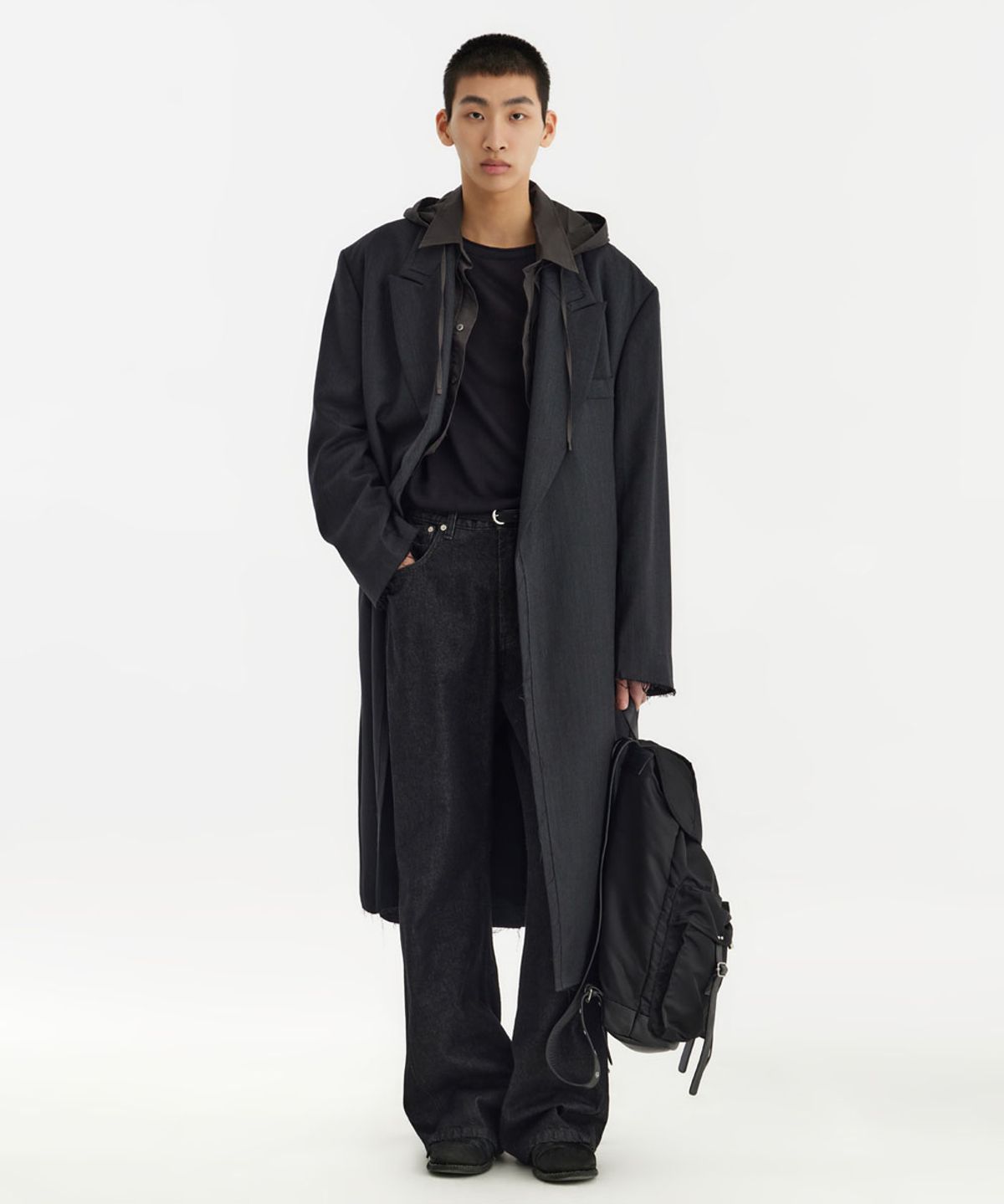 유스(YOUTH) Structured Flared Denim Pants - Washed Black