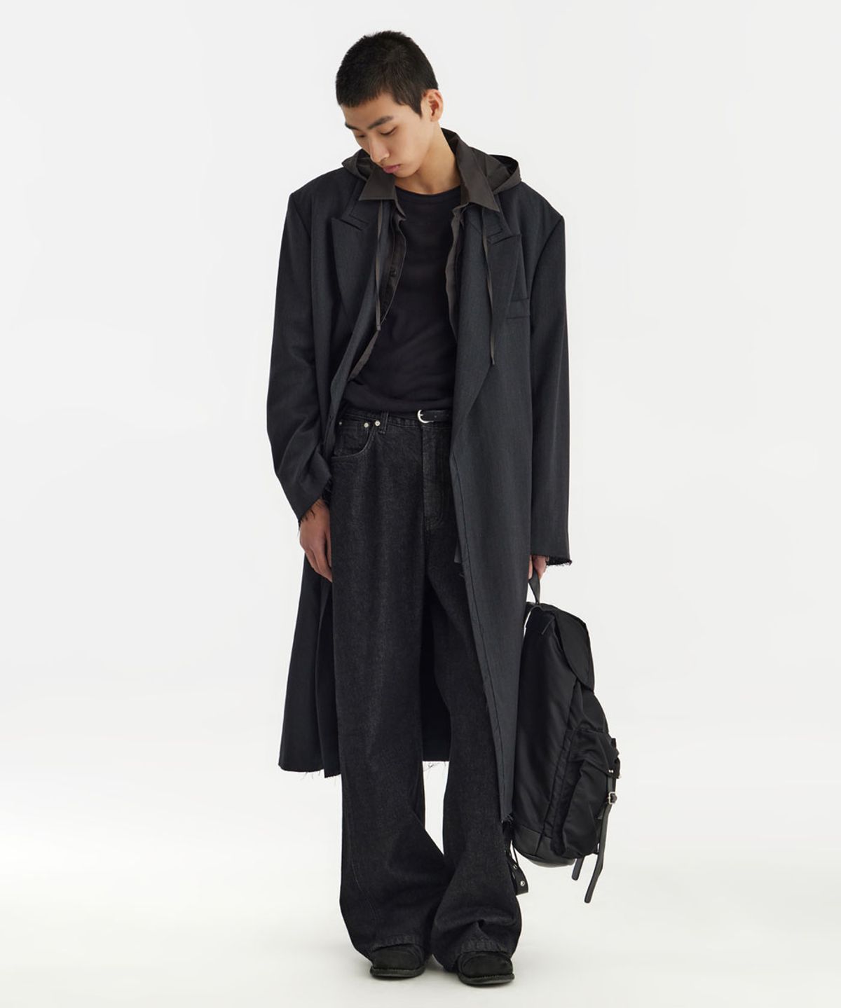 유스(YOUTH) Structured Flared Denim Pants - Washed Black