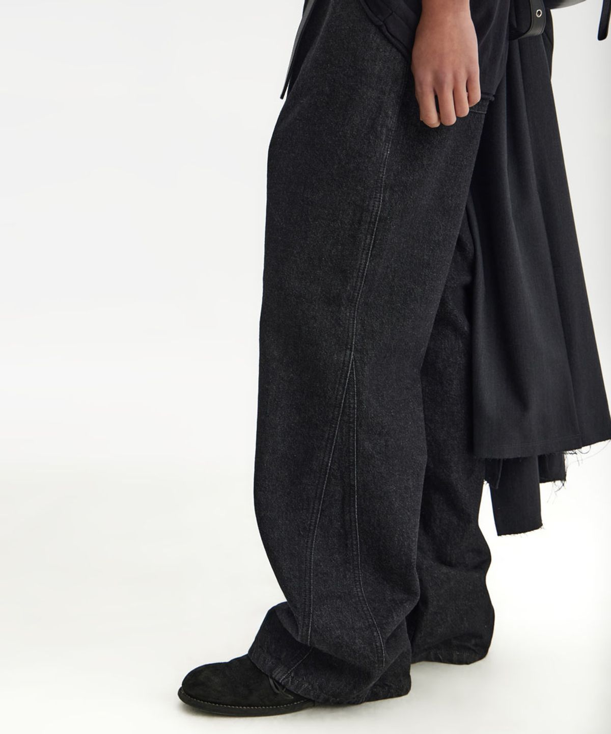 유스(YOUTH) Structured Flared Denim Pants - Washed Black