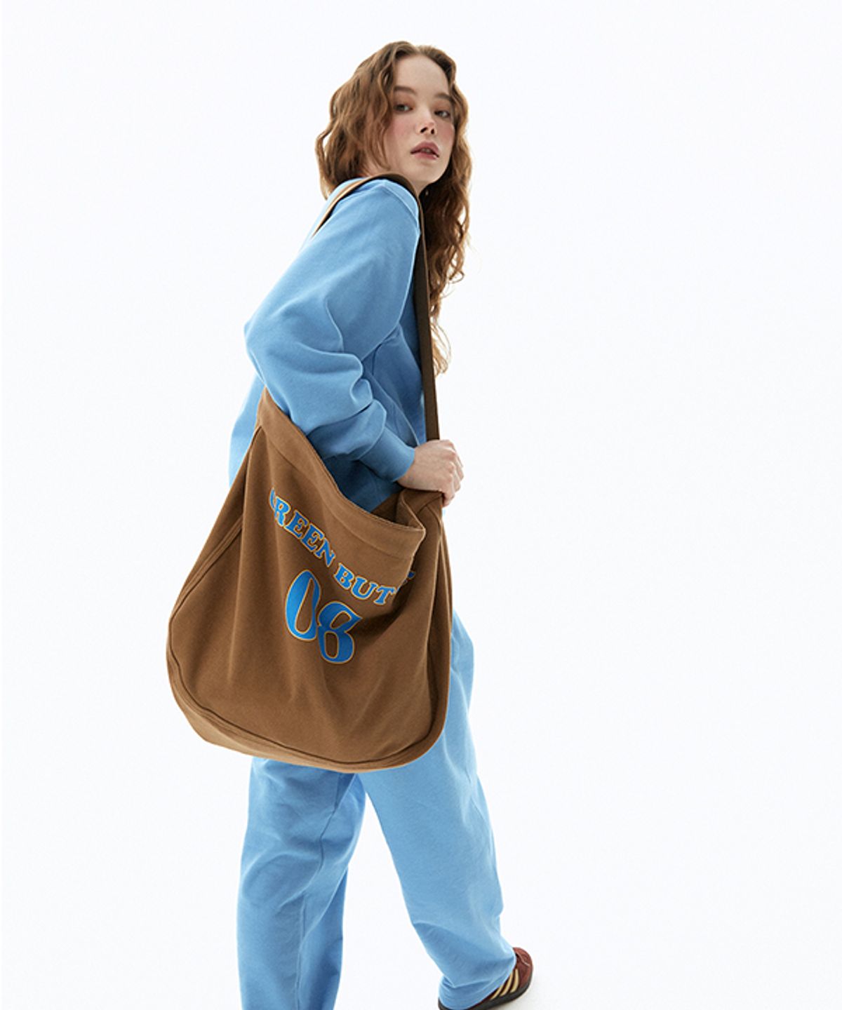 그린버터(GREENBUTTER) G Script Sweatshirt (Light Blue)