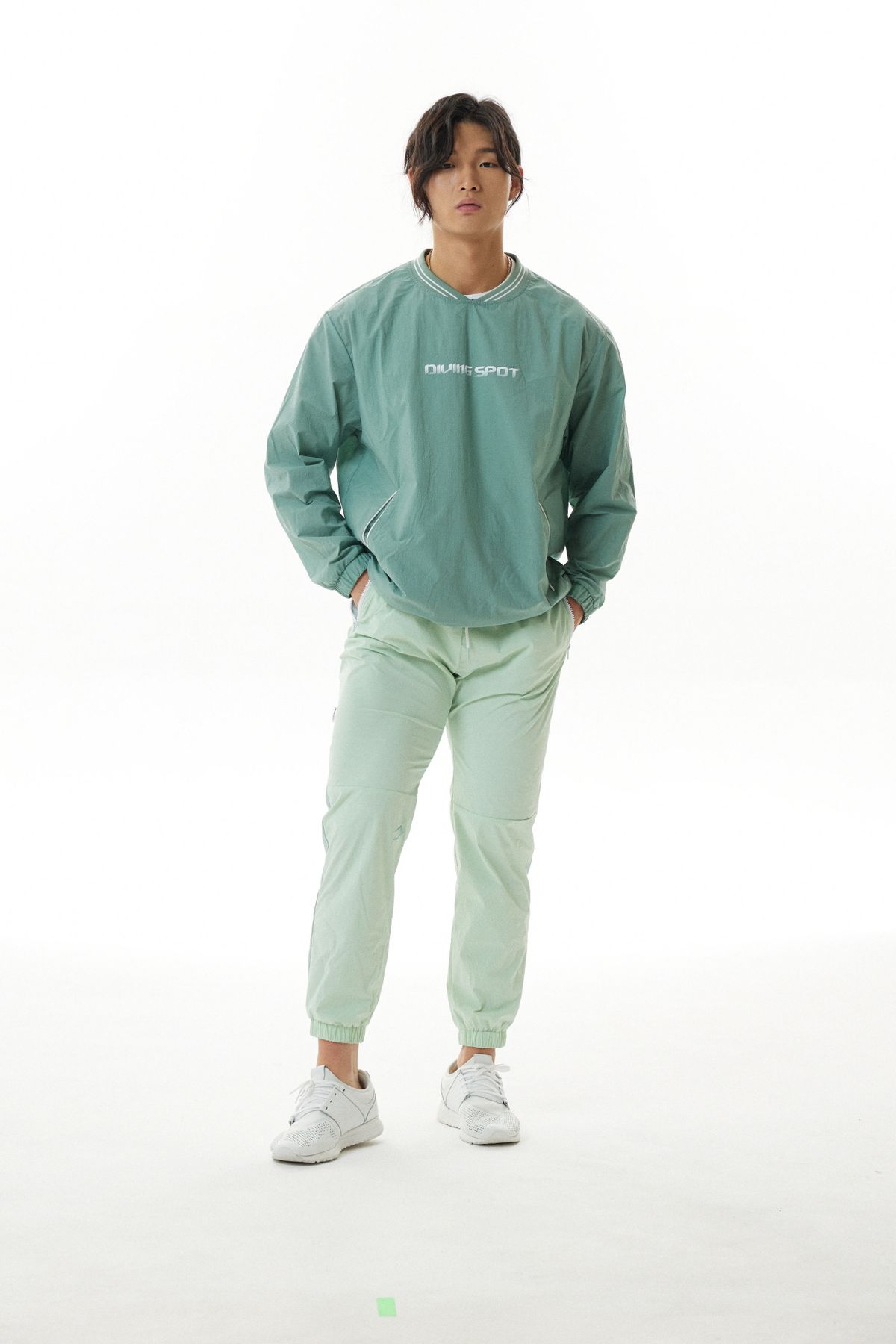 다이빙스팟(DIVINGSPOT) 크로스오버 우븐조거 연그린