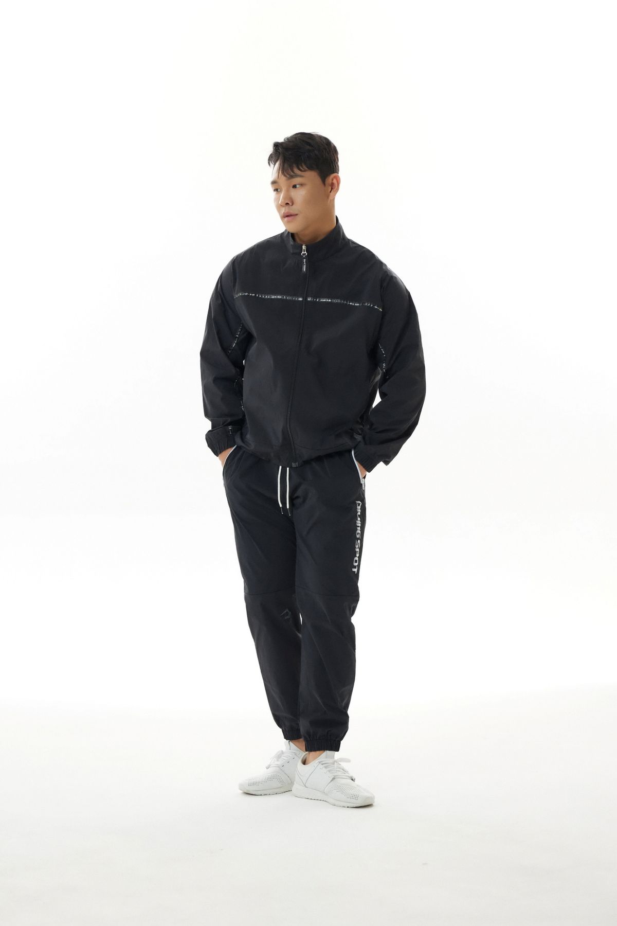 다이빙스팟(DIVINGSPOT) 크로스오버 윈드브레이커 블랙