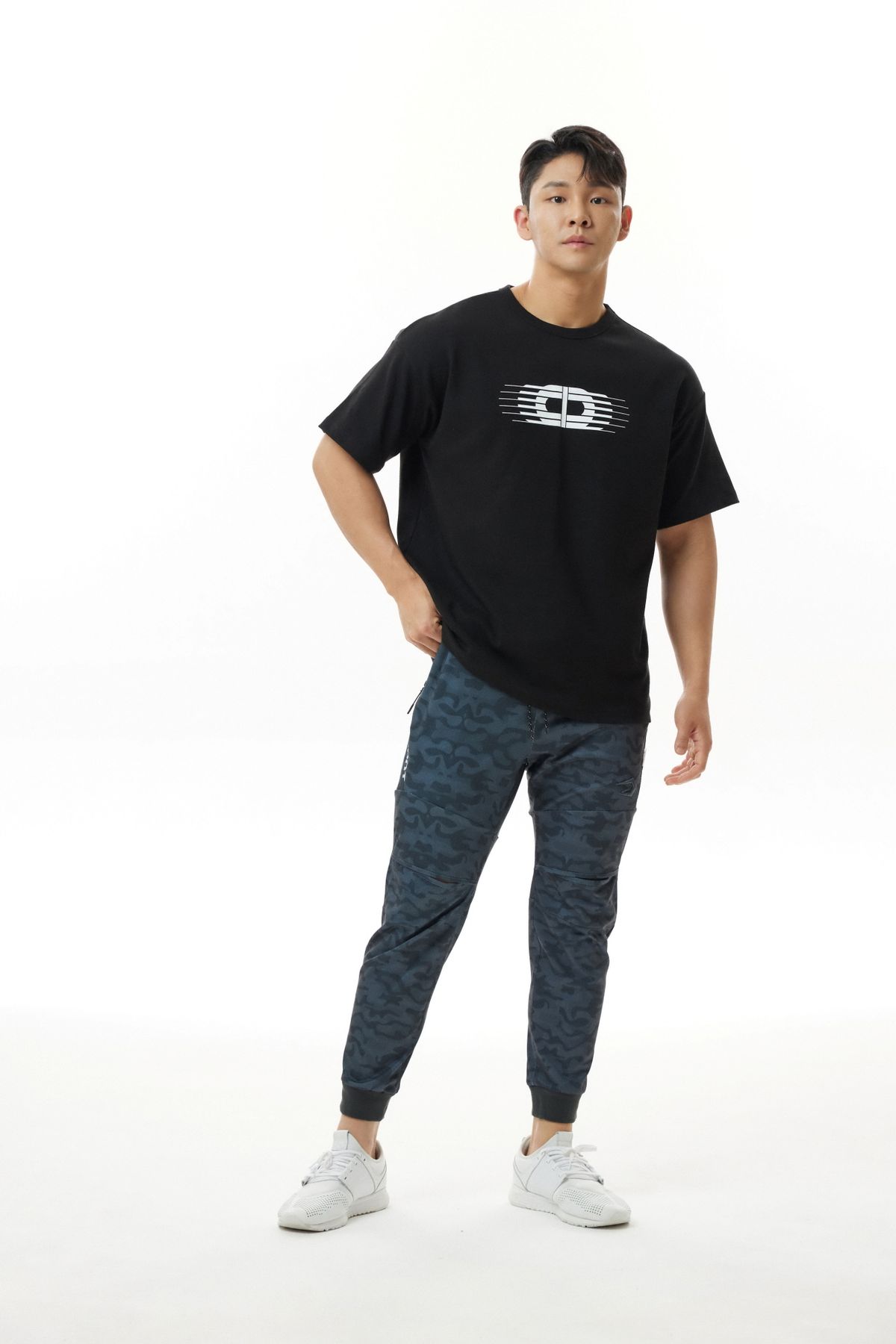 다이빙스팟(DIVINGSPOT) 심볼로고 루즈핏 티셔츠 블랙