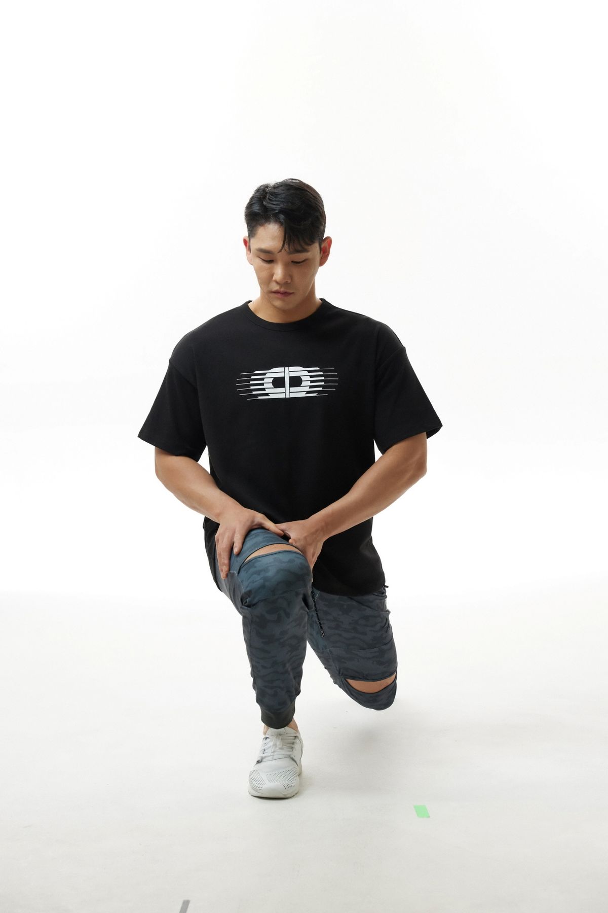 다이빙스팟(DIVINGSPOT) 심볼로고 루즈핏 티셔츠 블랙