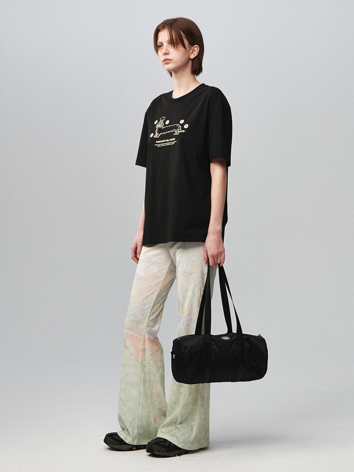 기준(KIJUN) Satin Duffle Bag Black