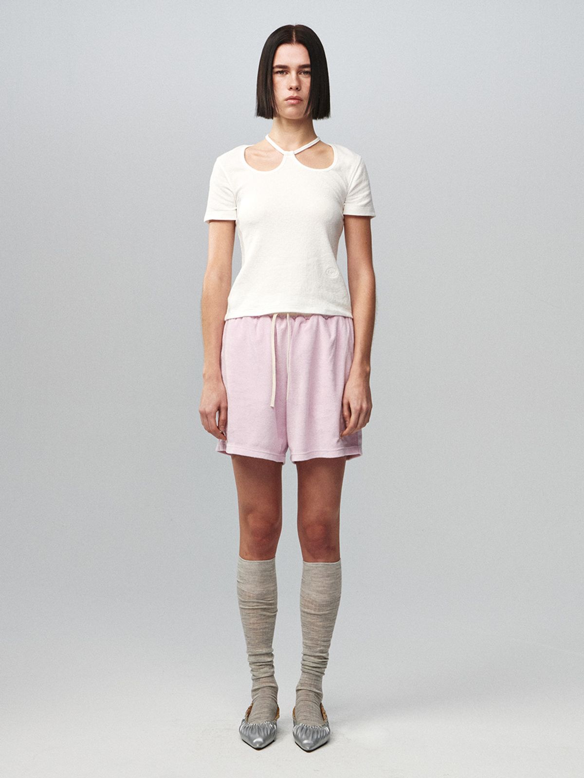 기준(KIJUN) W-Neck Half Jersey Top White