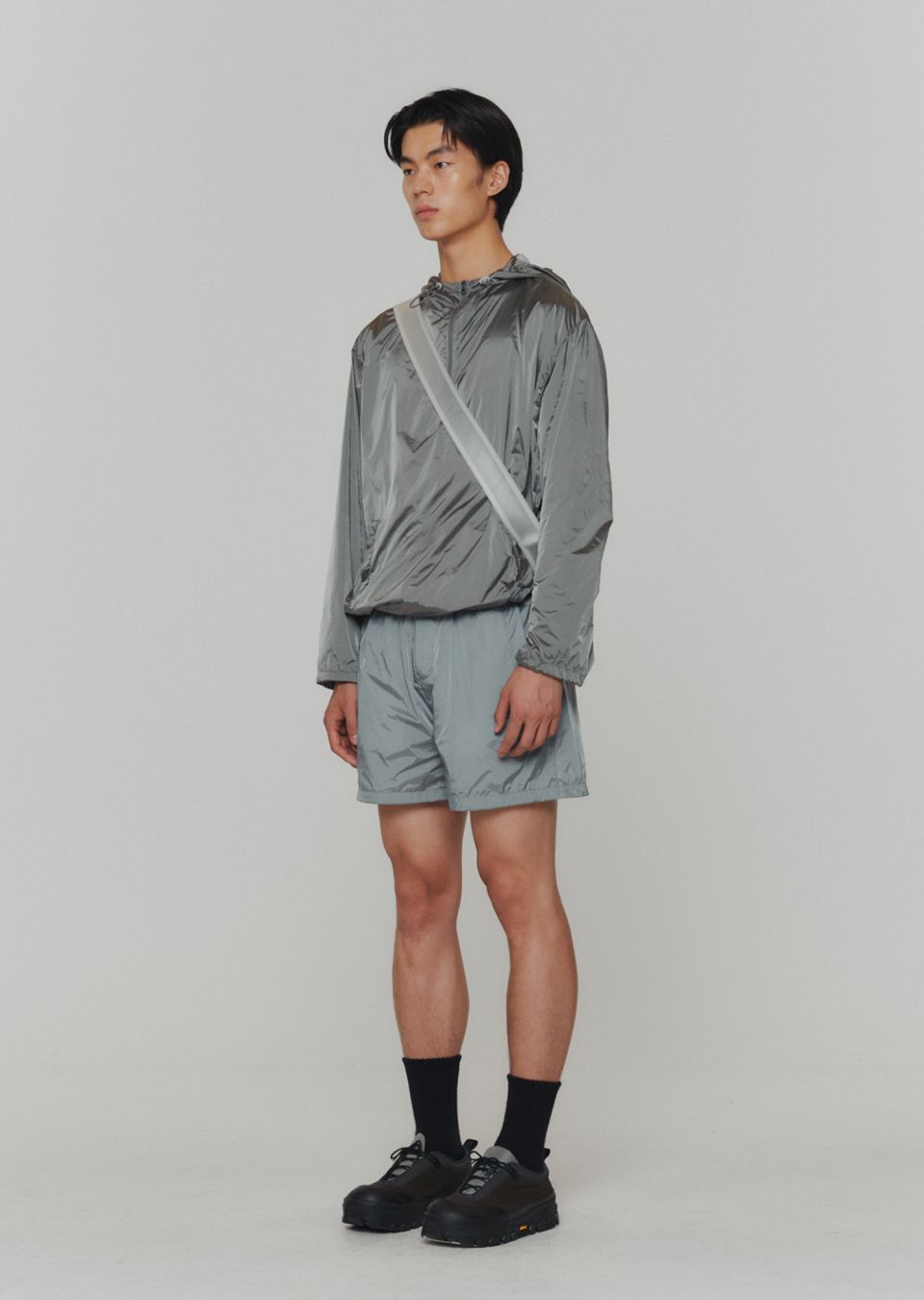 ジャケット・アウター AMOMENTO GLOSSY NYLON HALF ZIP-UP JUMPER MUSINSA公式 | AMOMENTO GLOSSY NYLON HALF ZIP-UP JUMPER (3COLORS)
