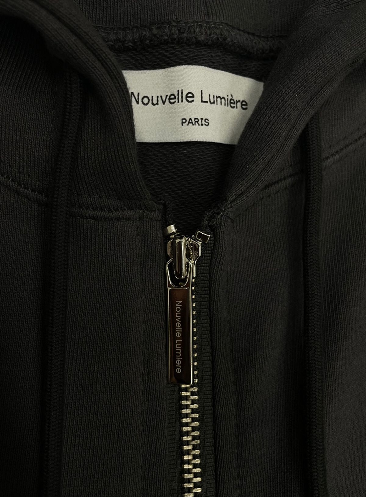 누벨르미에르(NOUVELLE LUMIERE) 아크로 후드집업 피그먼트 차콜