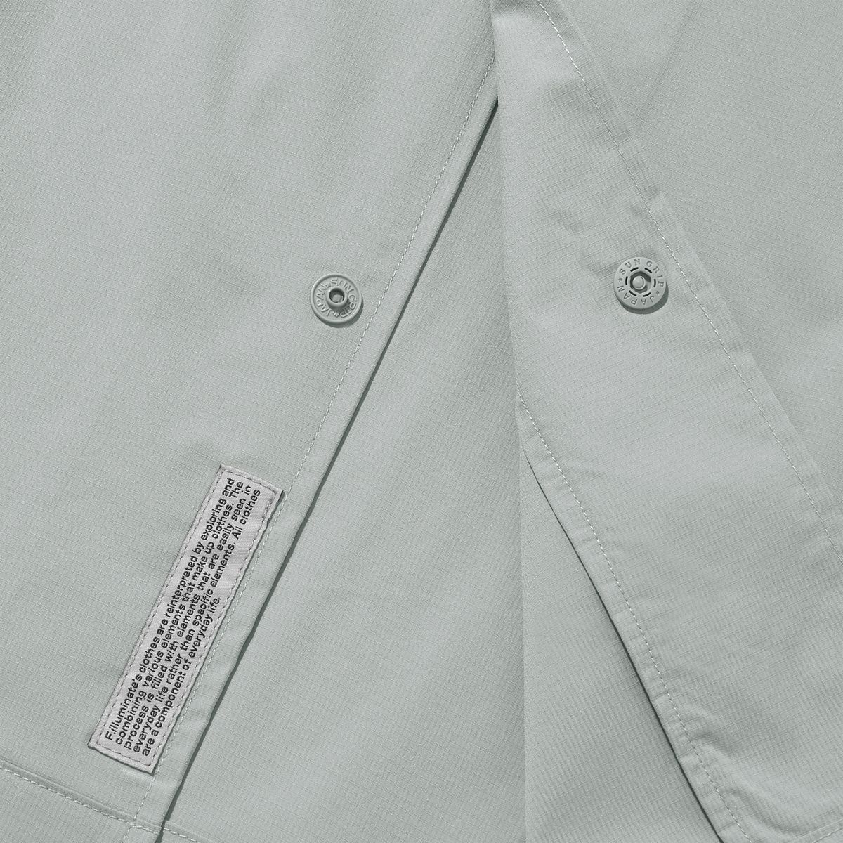 필루미네이트(FILLUMINATE) 태그 오픈 카라 하프 셔츠-2Color