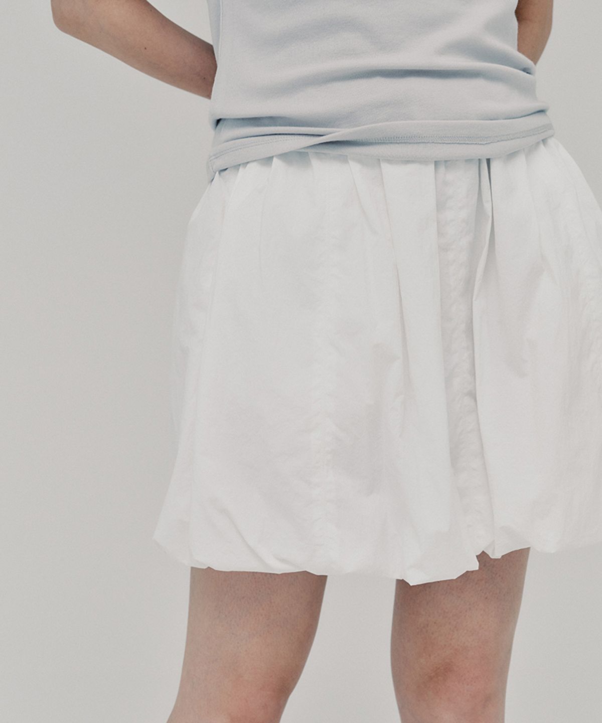 아위(AHWE) Balloon Skirt_WHITE