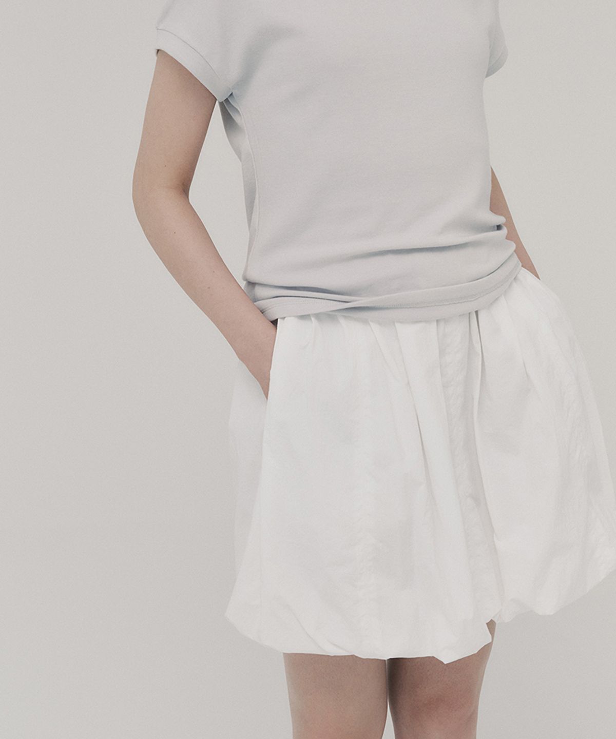 아위(AHWE) Balloon Skirt_WHITE