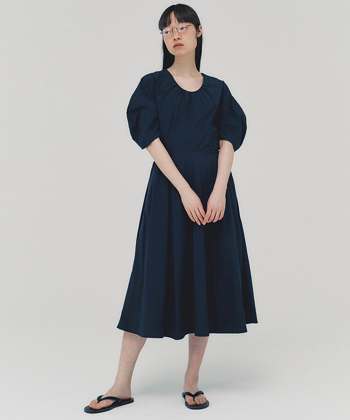 아위(AHWE) Lantern Sleeve Dress_DARK NAVY