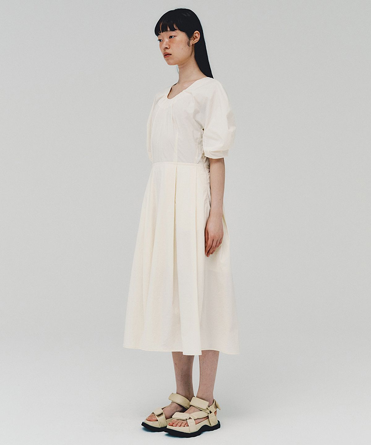 아위(AHWE) Lantern Sleeve Dress_CREAM