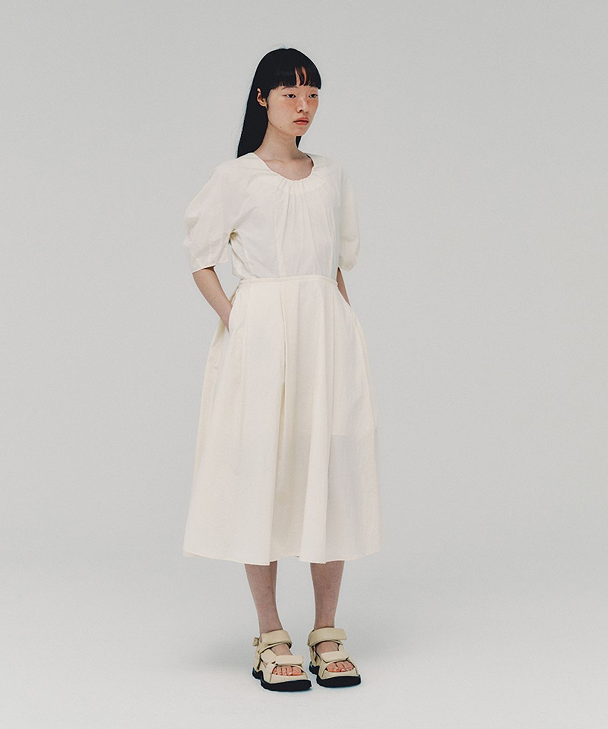 아위(AHWE) Lantern Sleeve Dress_CREAM
