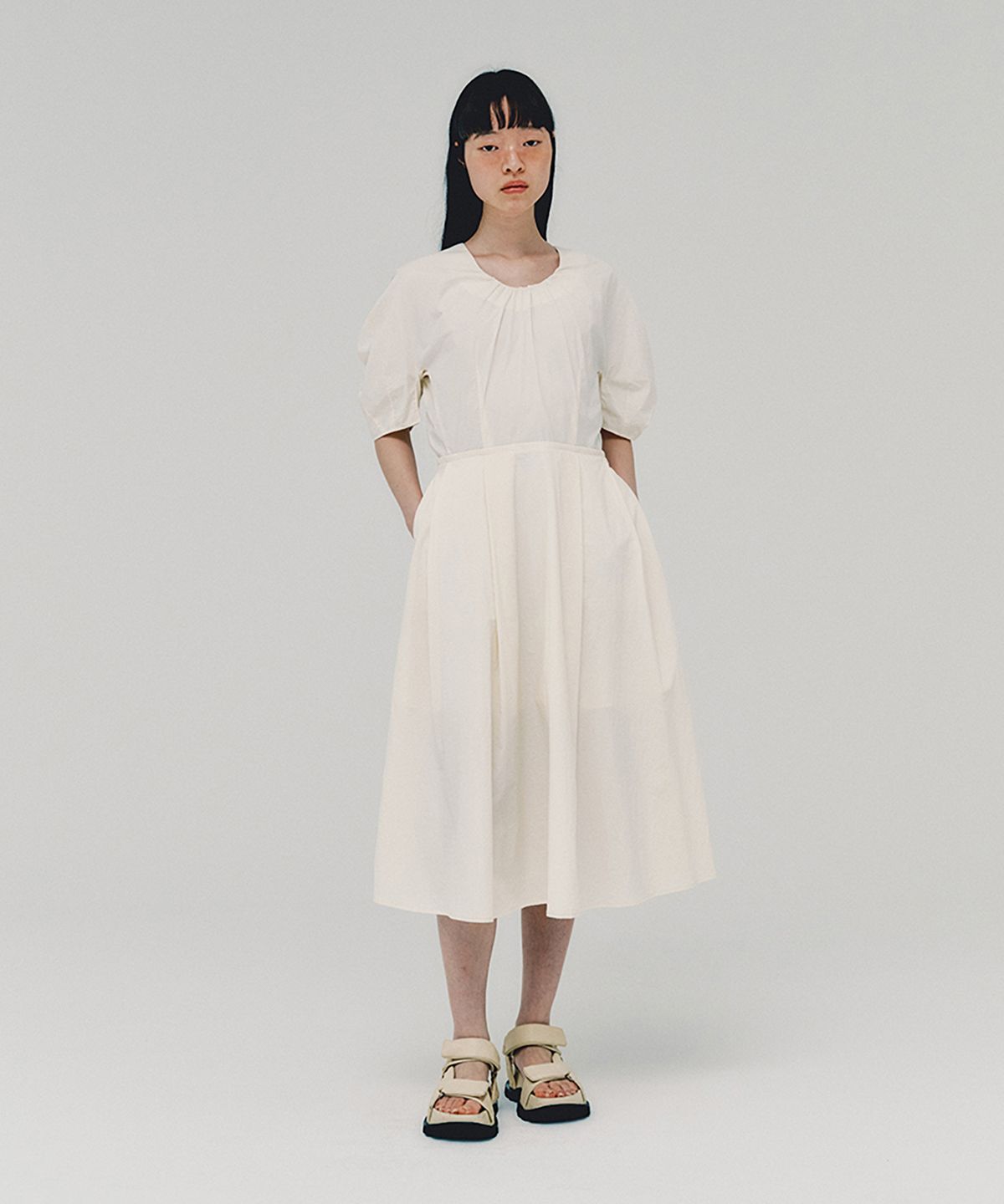 아위(AHWE) Lantern Sleeve Dress_CREAM