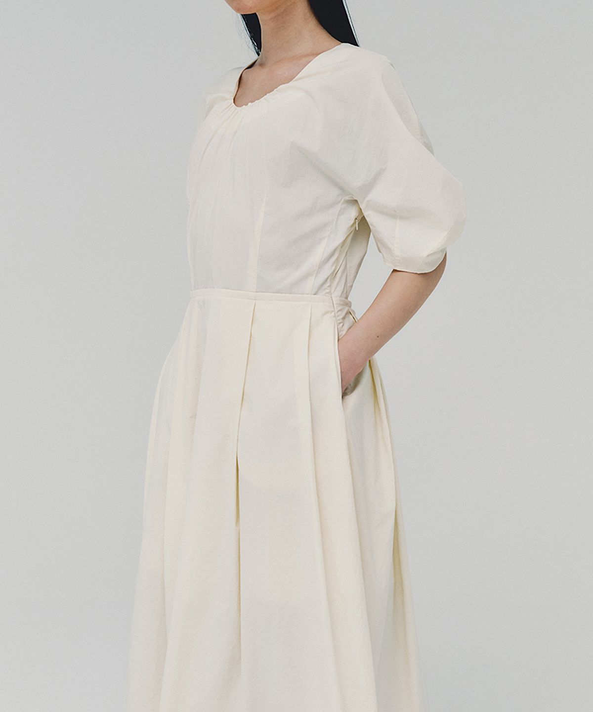 아위(AHWE) Lantern Sleeve Dress_CREAM