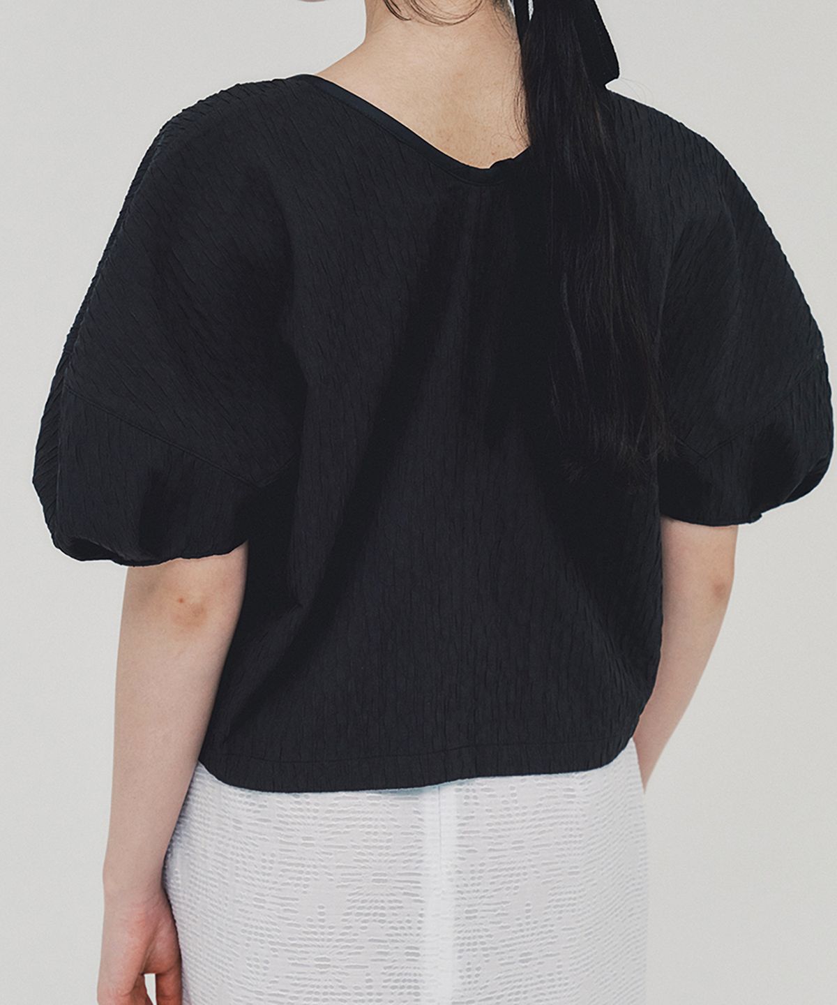 아위(AHWE) Tie Blouse_BLACK