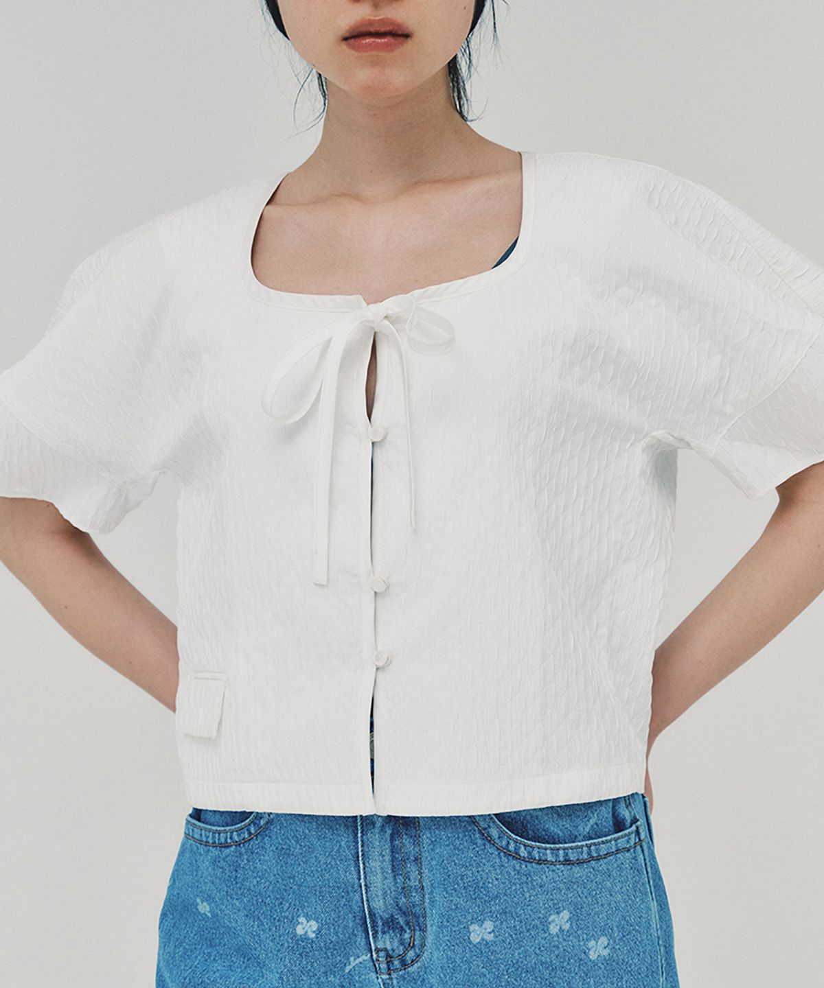 아위(AHWE) Tie Blouse_WHITE