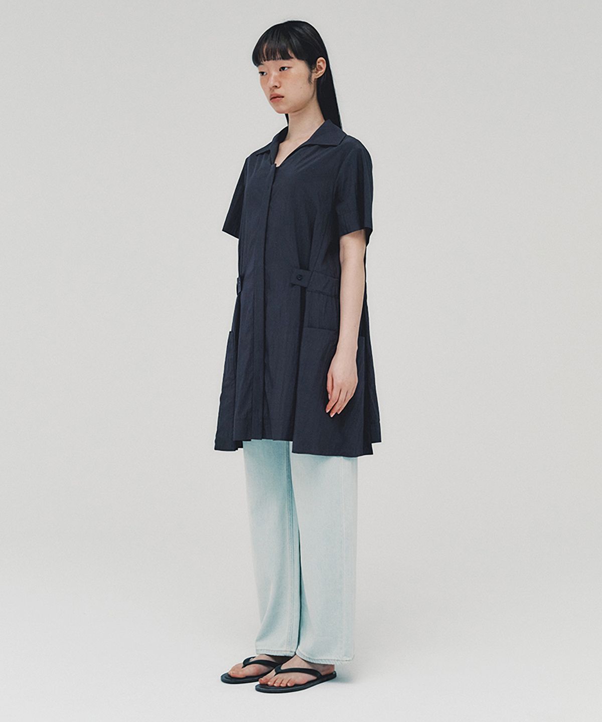 아위(AHWE) Mini Shirt Dress_CHARCOAL