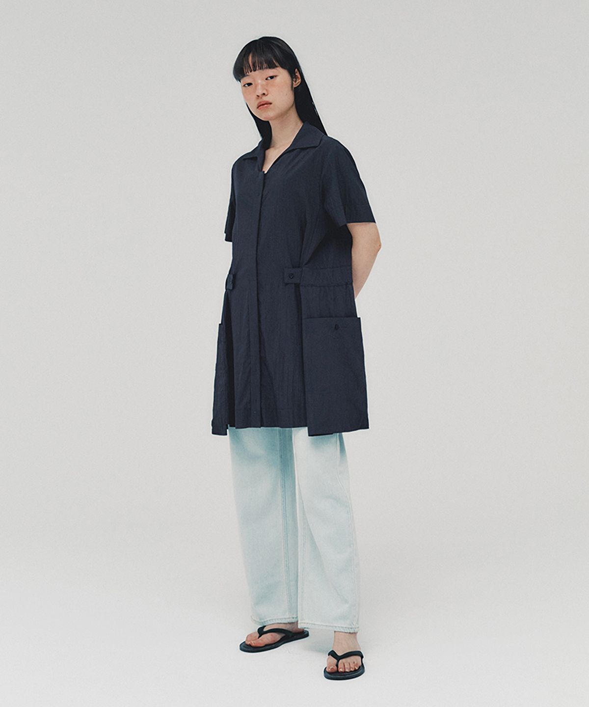 아위(AHWE) Mini Shirt Dress_CHARCOAL