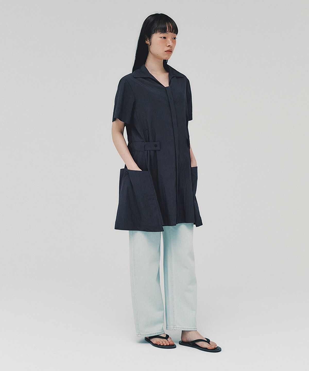 아위(AHWE) Mini Shirt Dress_CHARCOAL