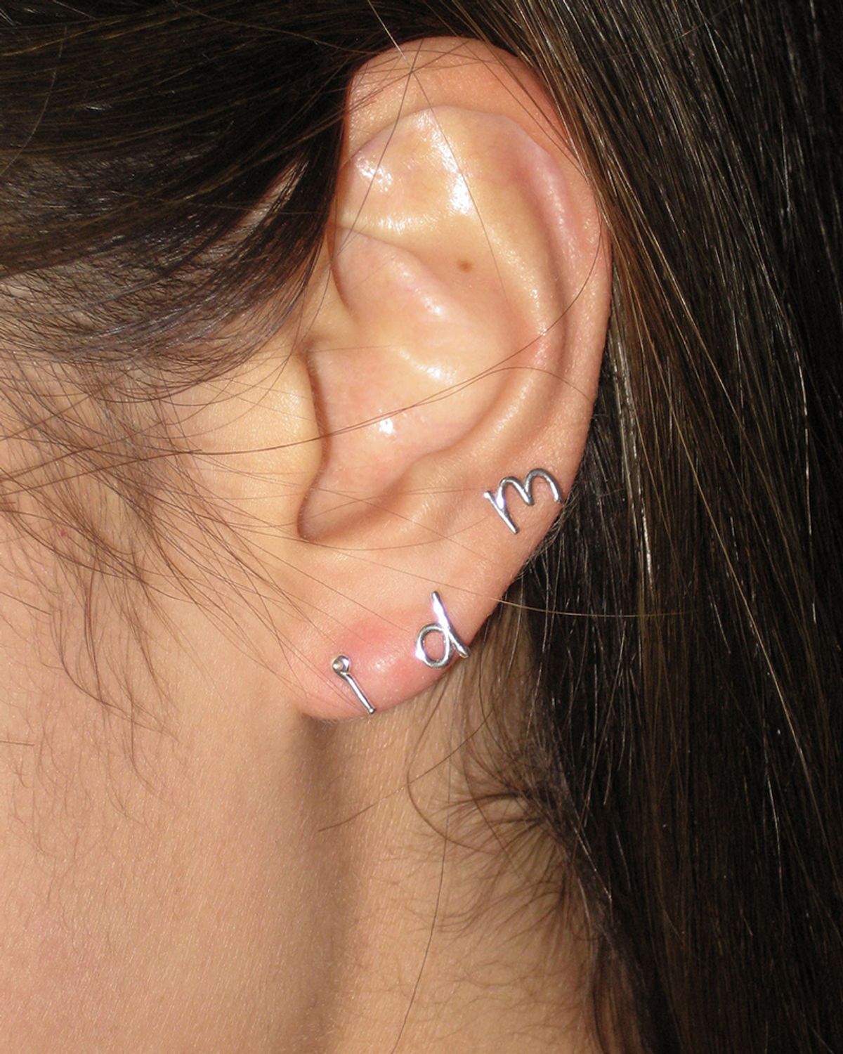 잇더즌매터(IT DOESN'T MATTER) [Silver ver.] Initial doodle piercing