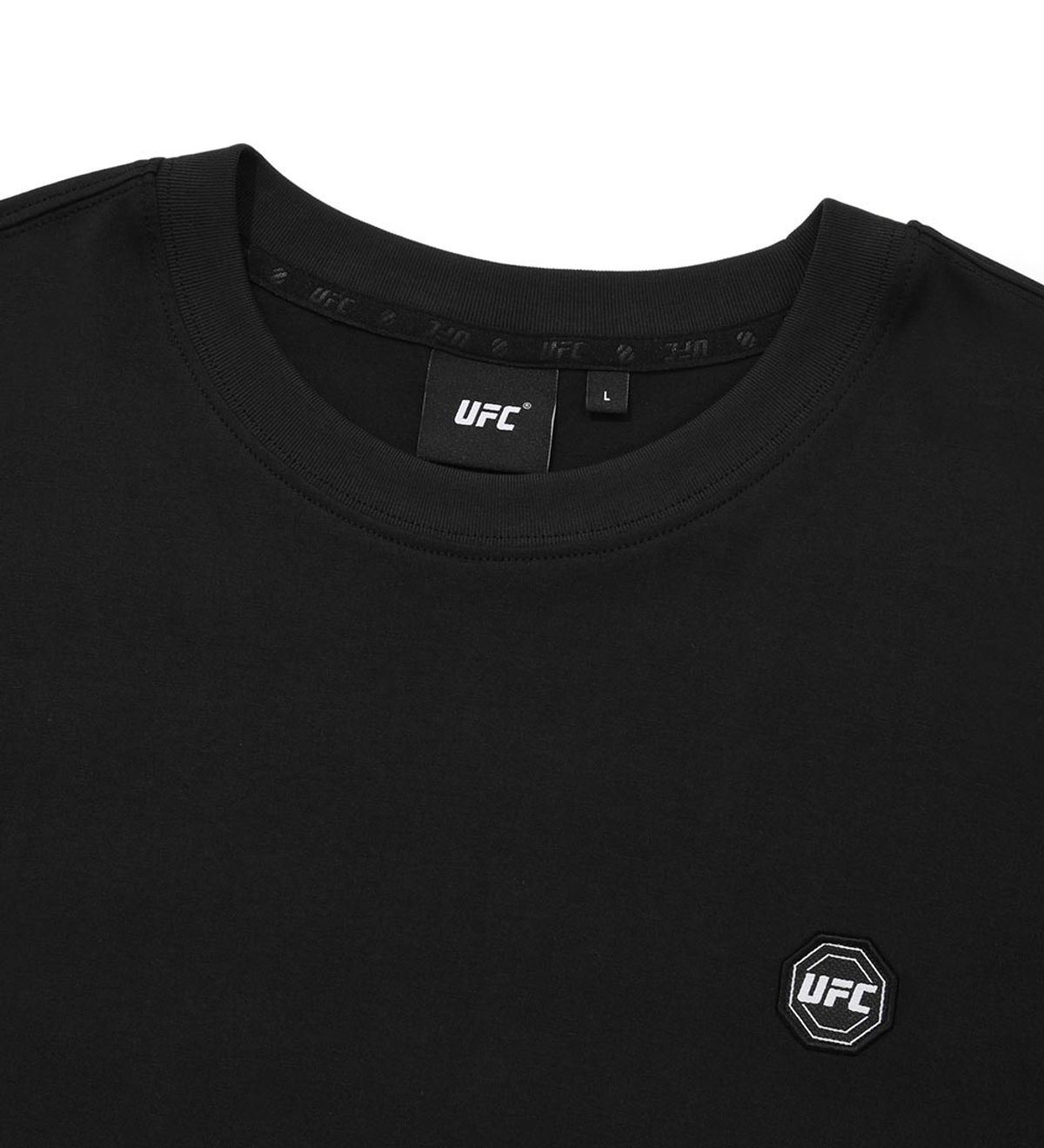 유에프씨 스포츠(UFC SPORT) UFC 와펜 레귤러핏 반팔 티셔츠 블랙 U2SSV2318BK