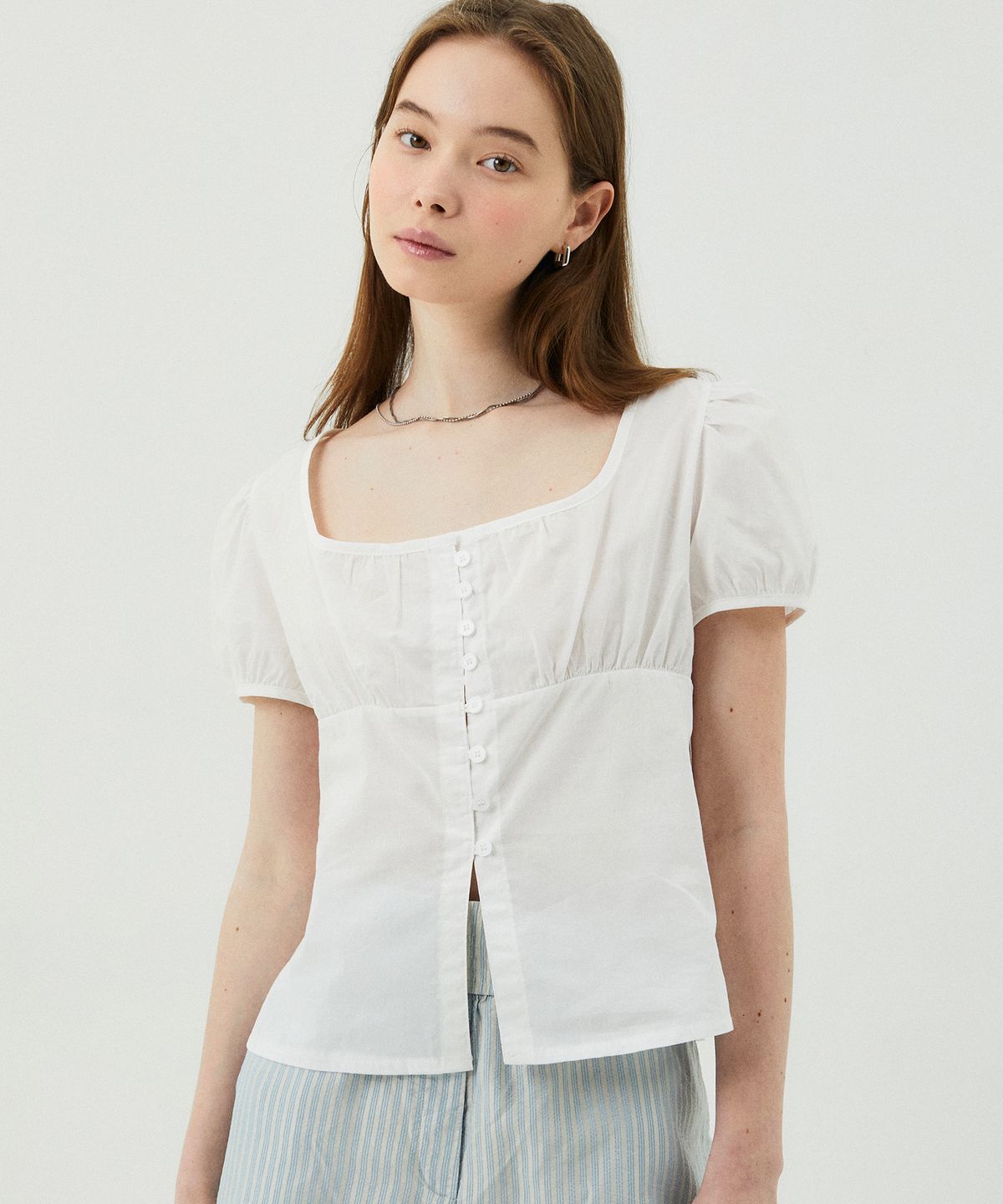 잇터(ITER) Jane shirring blouse_Ivory