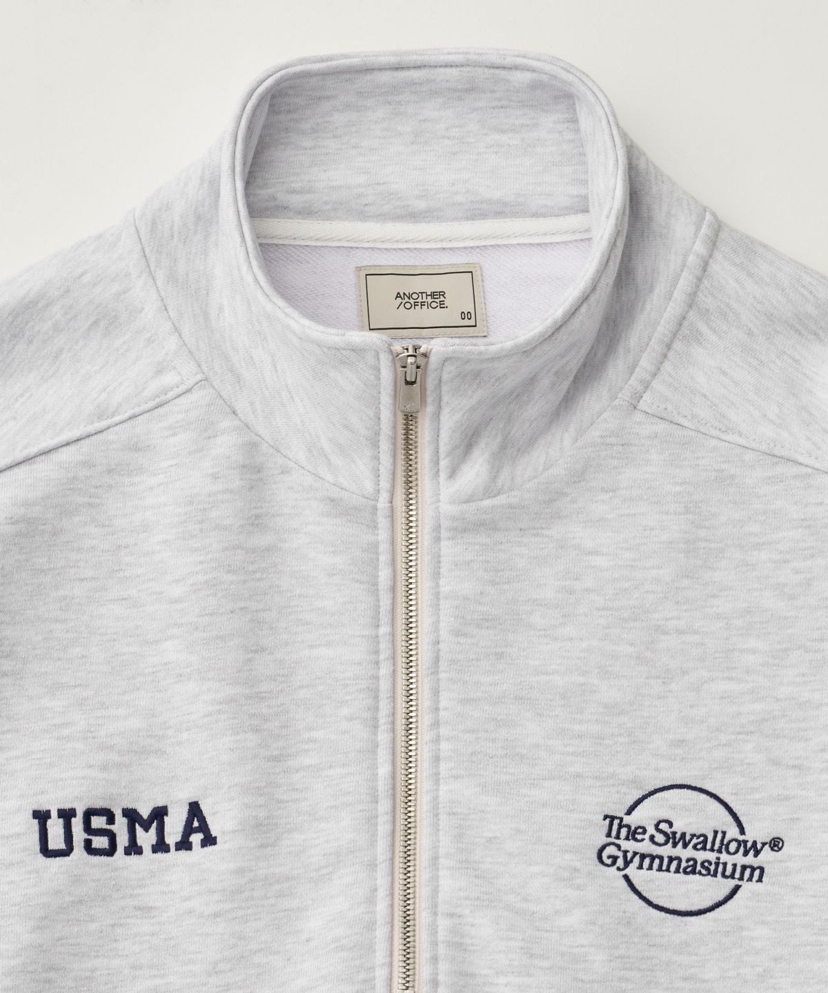 어나더오피스 우먼(ANOTHER OFFICE WOMEN) Women Gymnasium Quarter Zip Sweat (White - Melange)