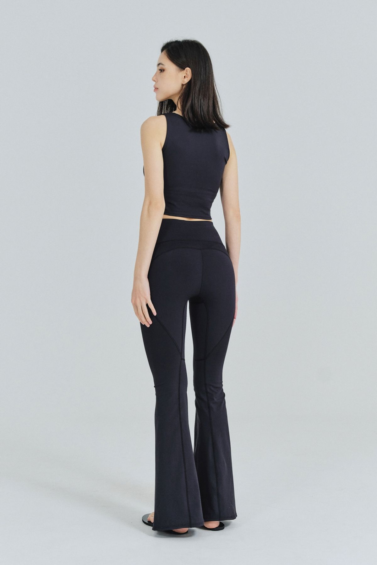 비나앤코(VINAANDCO) 트임 부츠컷 힙업레깅스 - 블랙 (XS/S/M/L)