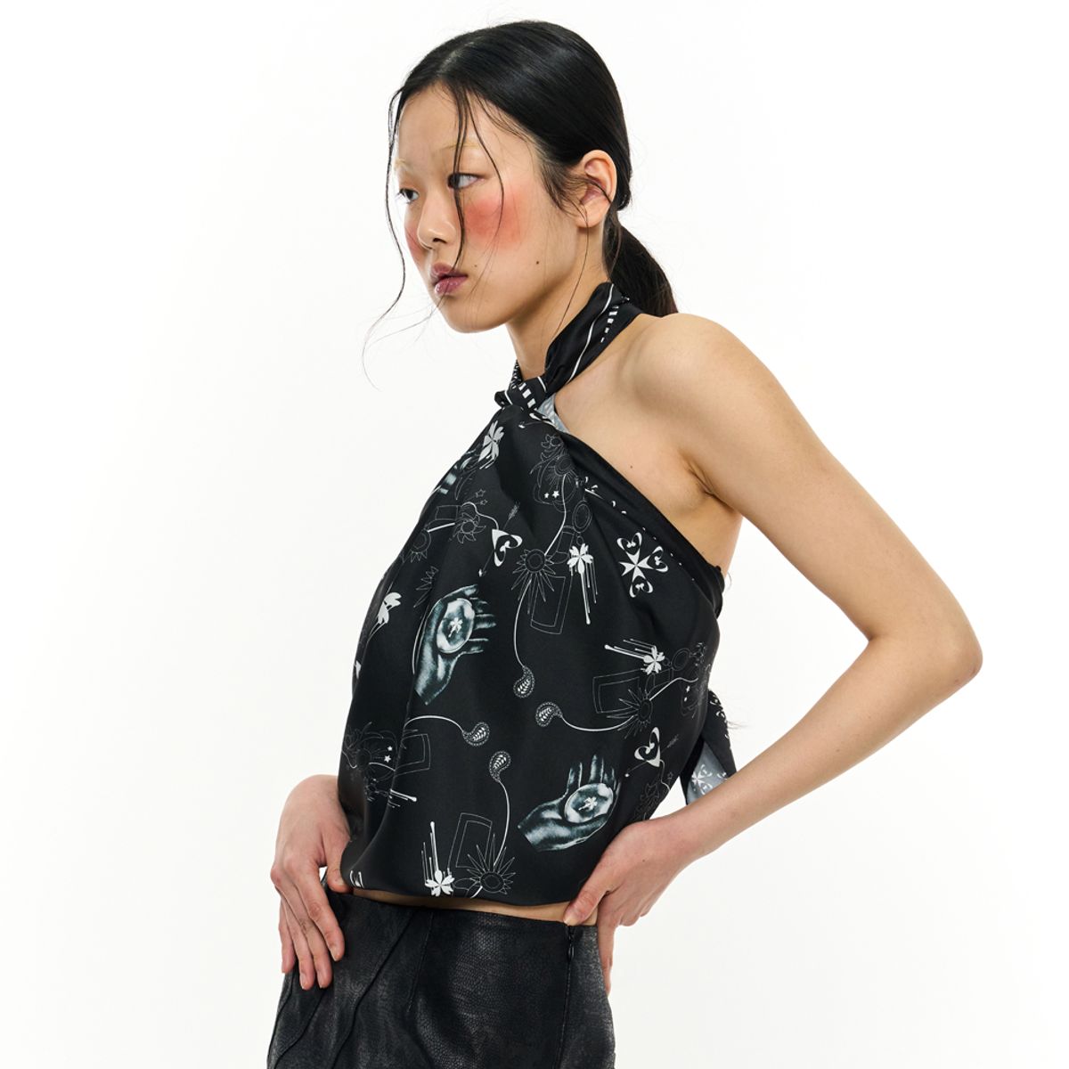 킴지수(KIMZISU) JOMO Motif Square Scarf _ Black