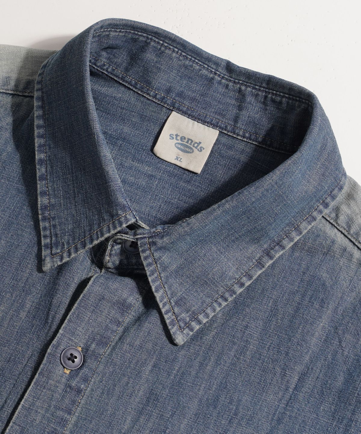 스탠즈(STENDS) [M~4XL] 페이드 워싱 데님 반팔 셔츠_블루