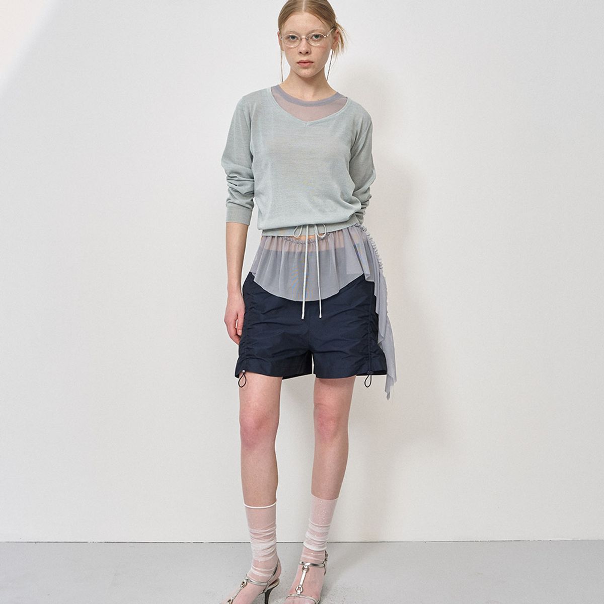 엘씨디씨티엠(LCDC™) SEMI-SHEER V-NECK KNIT TOP