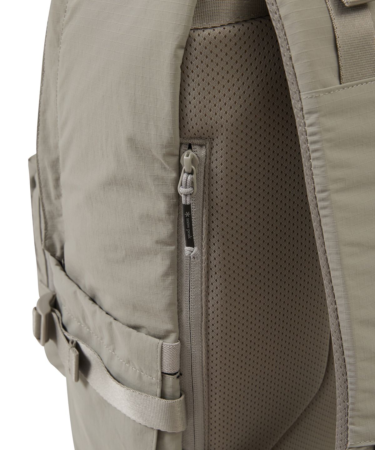 스노우피크 어패럴(SNOWPEAK APPAREL) 듀얼테크 백팩 25L Fog Gray (S24ZUFBP31)