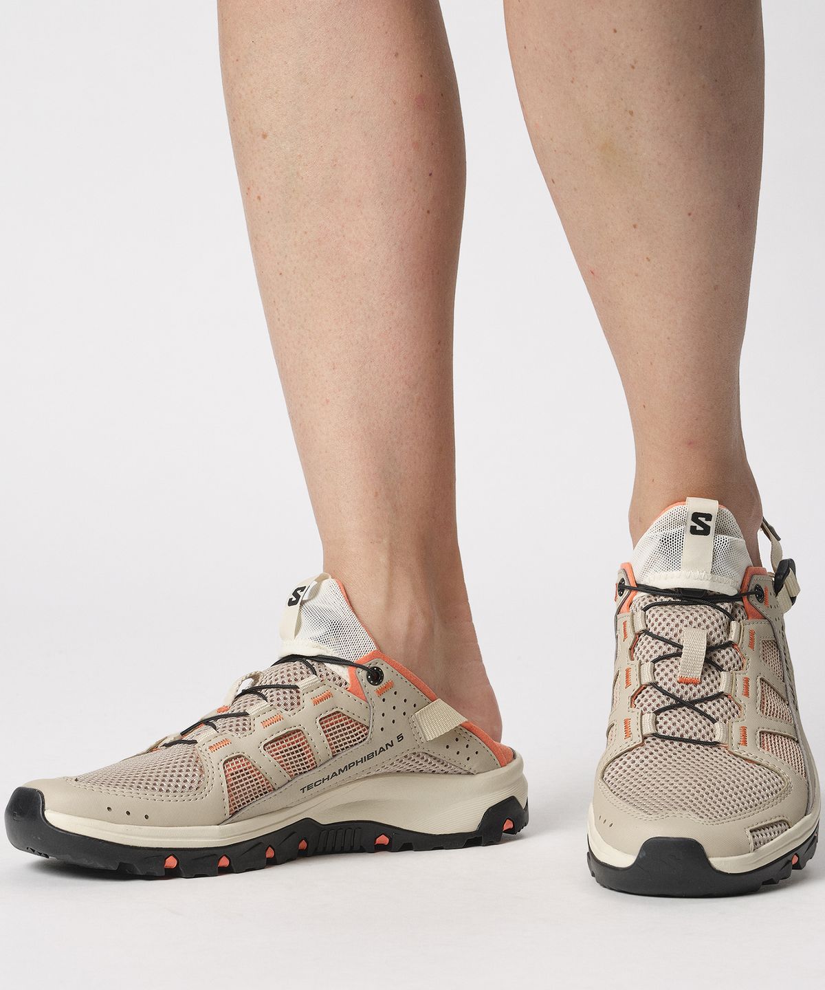 살로몬(SALOMON) 테크엠피비안 5 W - 화이트 페퍼:블리치드 샌드:리빙 코랄 / L47432400