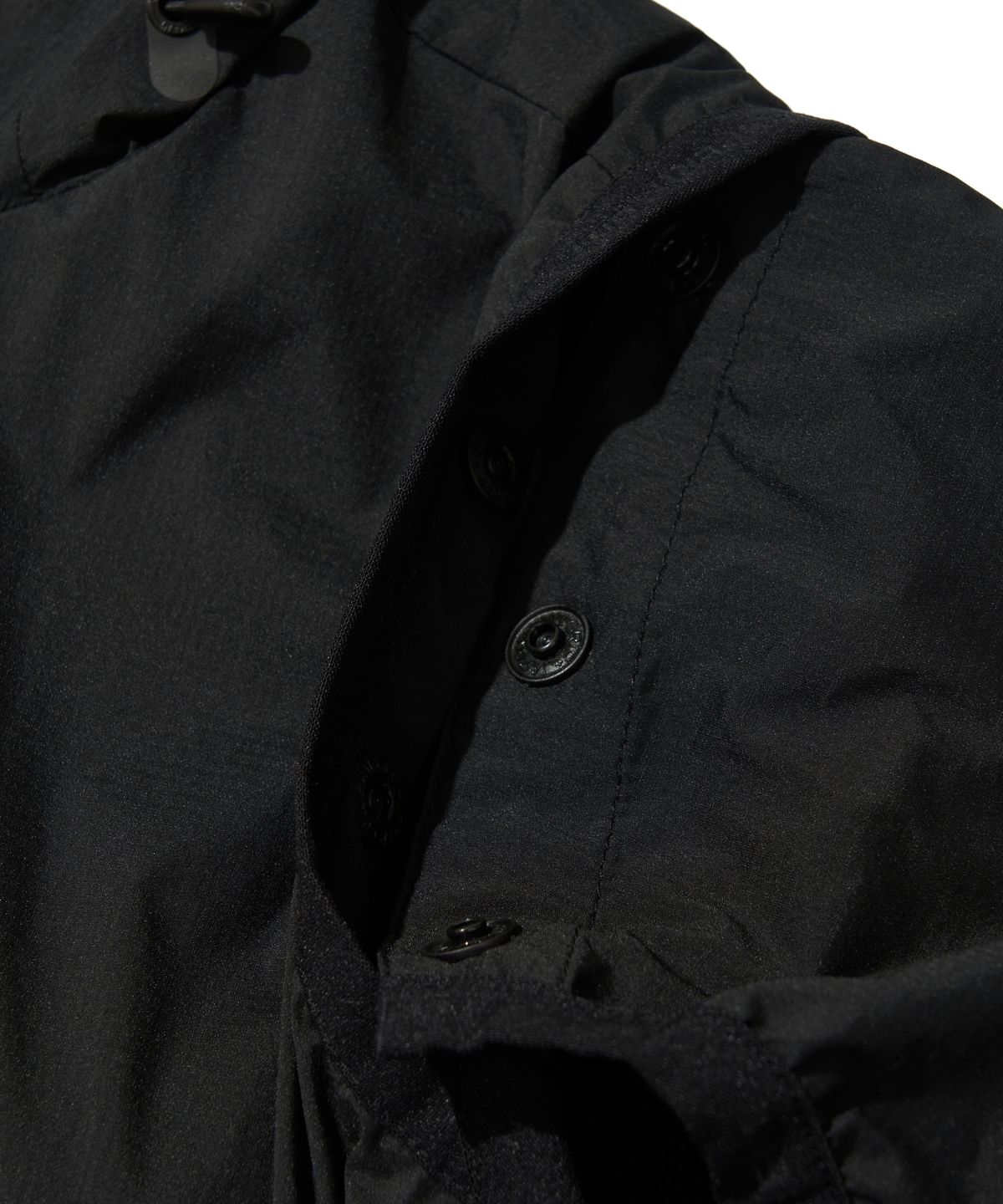 웰터 익스페리먼트(WELTER EXPERIMENT) DETACHABLE LIGHT WINDBREAKER_BLACK_WOL061