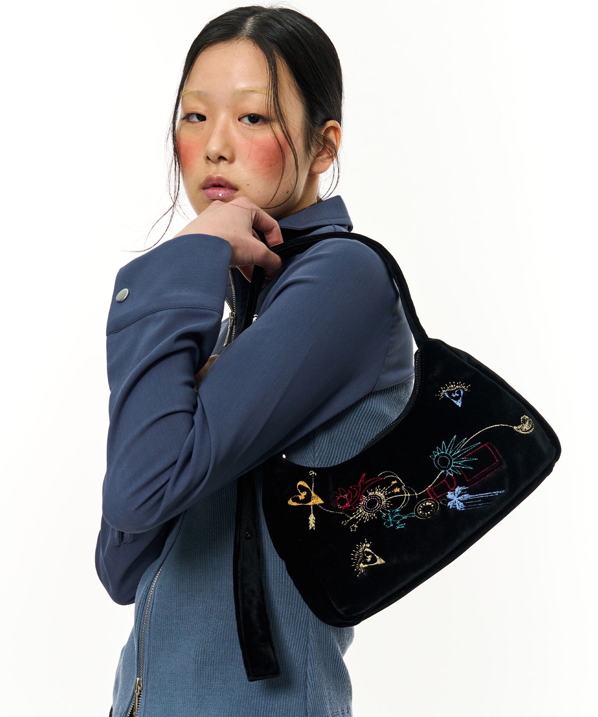 킴지수(KIMZISU) Multicolour Embroidery Velvet Mini Bag _ BLACK