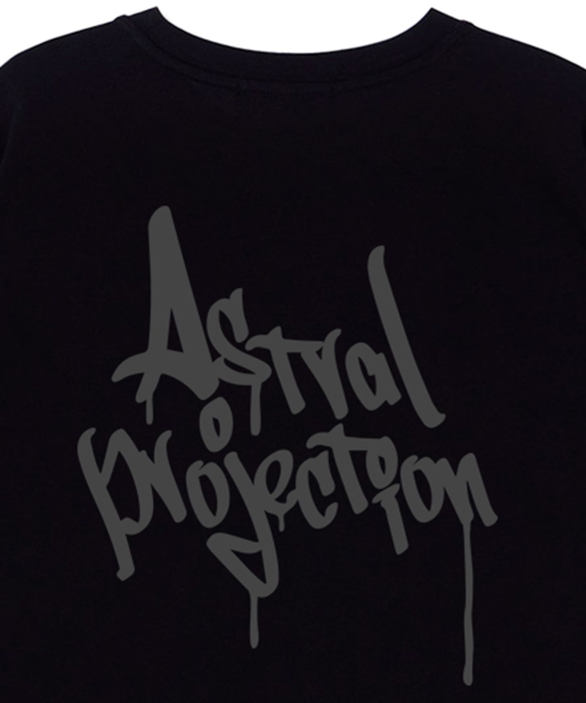 아스트랄 프로젝션(ASTRAL PROJECTION) 펜 그래피티 레터링 로고 수피마 코튼 라운드 넥 반팔 티셔츠_블랙