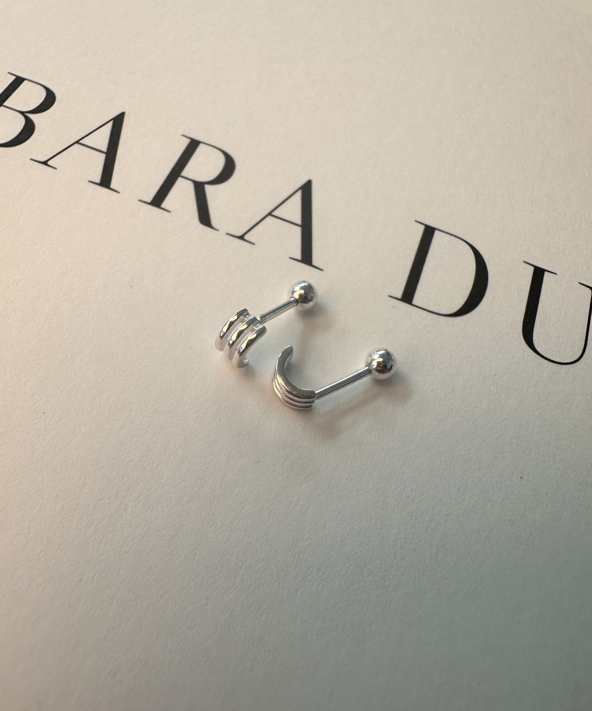 바라두(BARADU) [BARADU 925] Stripe half circle piercing (single)
