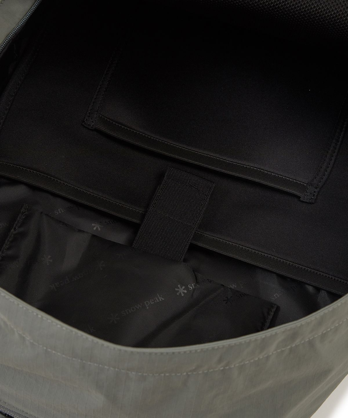 스노우피크 어패럴(SNOWPEAK APPAREL) 듀얼테크 백팩 25L Dark Gray (S24ZUFBP31)