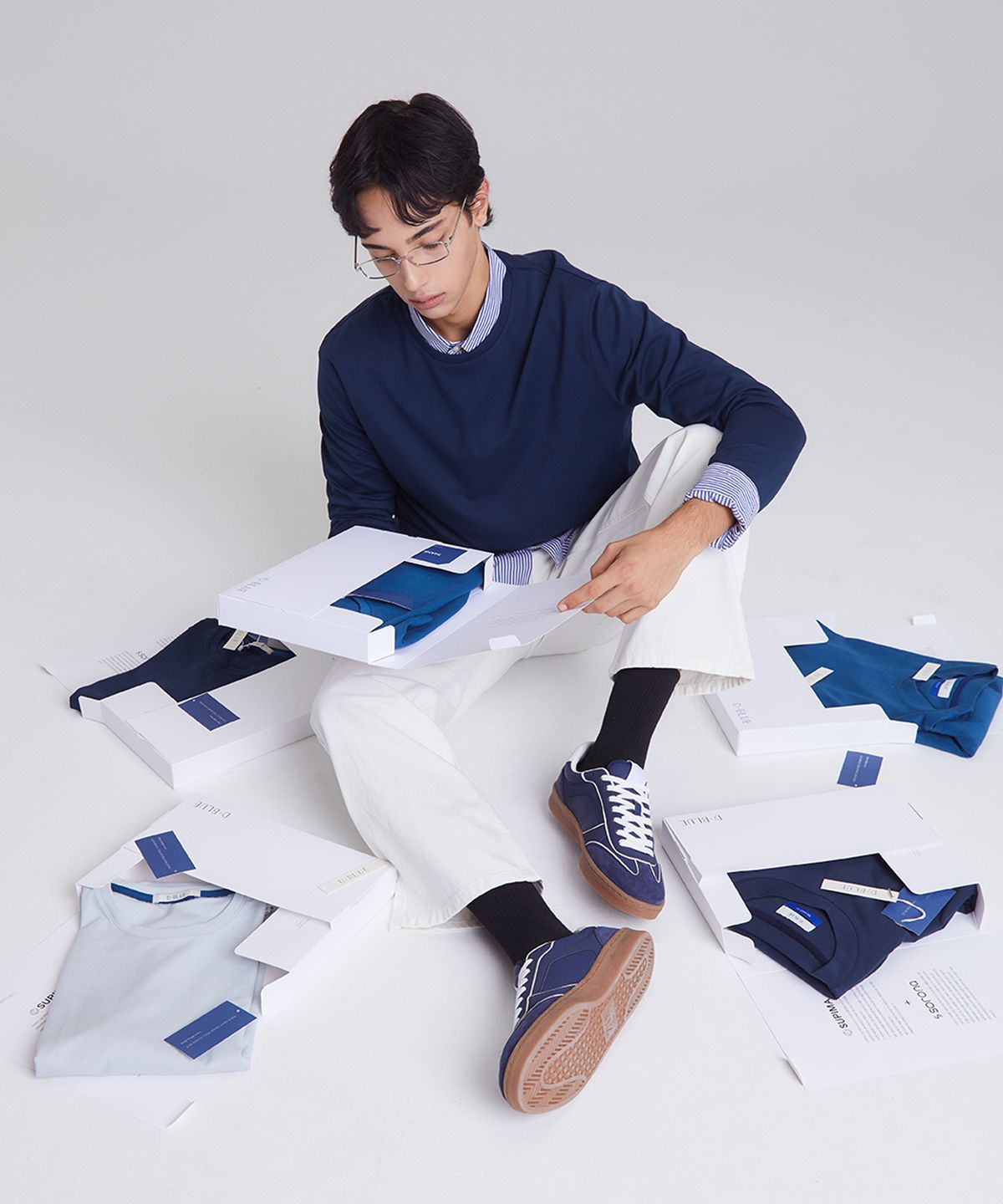 디블루(DBLUE) 테일러드 크루넥 롱슬리브 네이비