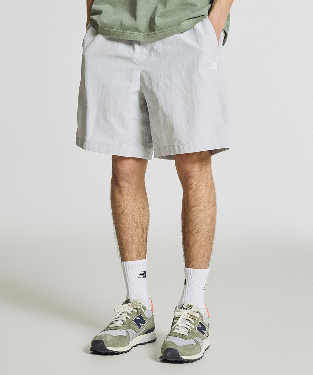 뉴발란스(NEW BALANCE) NBNVG21443 / UNI 헤리티지 4.5부 쇼츠 (LIGHT GRAY)